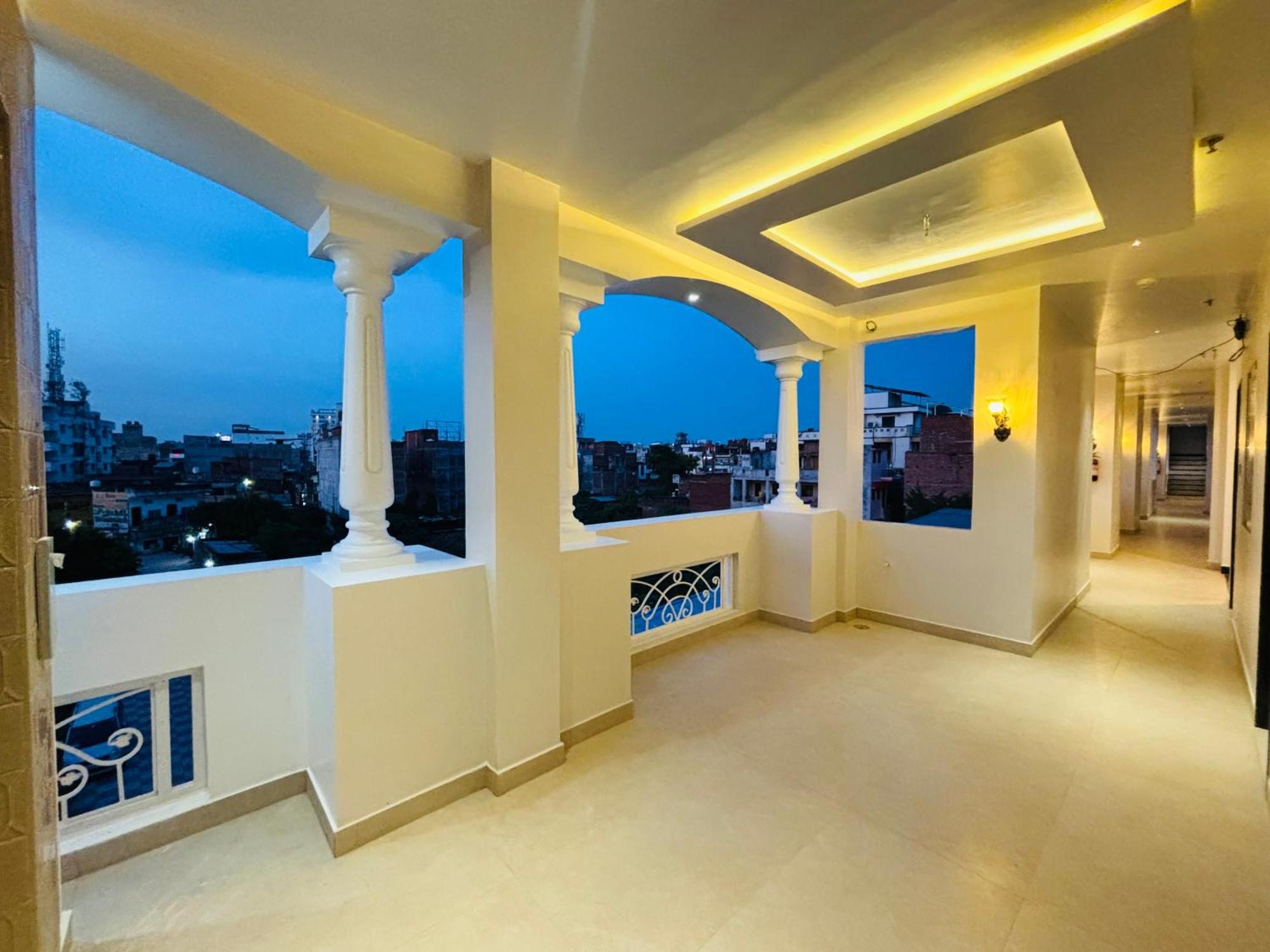 The Lavish Stay Варанаси Экстерьер фото